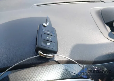 2013 Volkswagen Beetle 2.0T из США, поврежденный, VIN 3VW7T7AT8DM823072